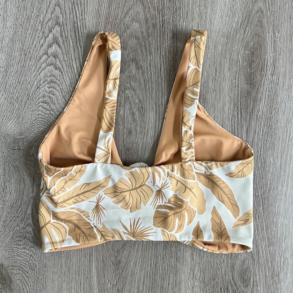 Beach Riot Sports Bra - Picture 2 of 2